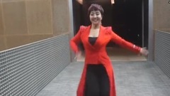 央视大裤衩里的自嗨—螃蟹舞 魔性洗脑神动作