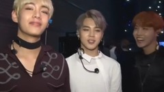 防弹少年团JIMIN调侃成员们的腹肌