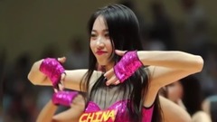 靓丽啦啦宝贝助威中国女篮 长腿细腰风情万种