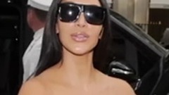 卡戴珊胸脯大敞秀乳沟 詹娜内衣外穿露美背