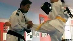 亚洲第一美女李成敏酷爱拳击 性感上围飙鼻血