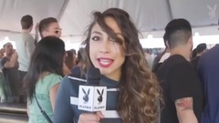 著名的花花公子频道 圣帕特里克节聚会中采访美国民众