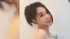 浴缸太诱惑 两个比基尼妹妹