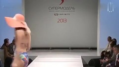 俄罗斯嫩模内衣秀