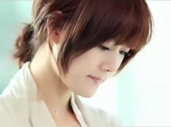 韩国艳星出浴被拍 浴巾下滑胸部险走光