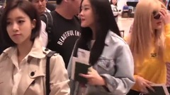 T-ara - T-ara和粉丝们像老朋友一样亲切地(金浦机场出国)