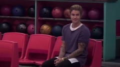 爆笑!跟我重复:比伯的保龄球私教课