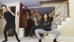 荷兰弟与赞达亚跳舞