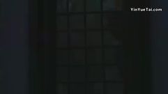 伏地魔女王泳池脱衣激吻