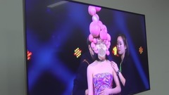 蒙面唱将“粉红女王”疑现场落泪中断录影