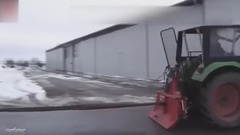 拖拉机的拔河比赛