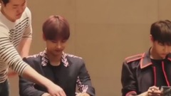 韩国KPOP各家爱豆与可爱的经纪人