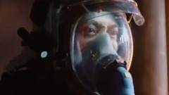 <特勤精英>林毅火场救援犯大错 木梯垮塌猴哥负重伤