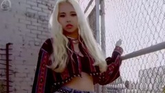 Hola Hola & Girl Front