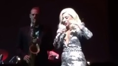 Lady Gaga、碧昂斯歌星们不用麦显真功的LIVE