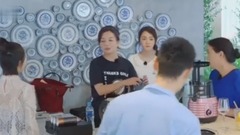 综艺<中餐厅>黄晓明回忆初见赵薇情景 第一眼没法印象不深刻 眼睛太大