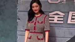 杨幂再次热捧旗下女星 这回不是迪丽热巴 28岁的她要火