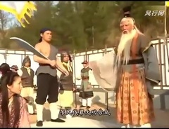 苏妲己临死不忘迷惑刽子手,姜子牙只好亲自持刀斩首