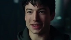 电影<正义联盟>蝙蝠侠帅爆了 有钱能打还有拉风战车!