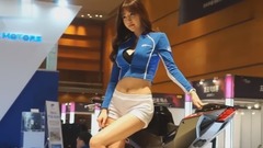 首尔摩托车展赛车模特 甜心养眼