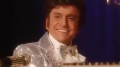 电影<烛台背后>达蒙脱衣秀肌肉 大尺度基情四射