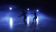 冰火交融(Ice Skating on Fire)