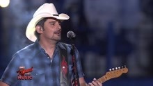 Brad Paisley & John Fogerty - American Saturday Night 现场版 2017