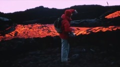 壮美的岩浆奇观 危险的拍摄