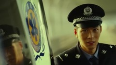 <巨额来电>骗术揭秘预告单人海报双发 揭惊天诈骗内幕诈金贺岁