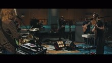 Kiwi (live in studio)