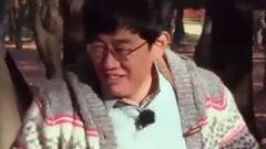 姜虎东和李京奎这次凭两位美女到处去敲门蹭饭