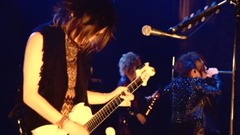 雨と夜に墜ちて