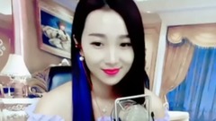 站在草原望北京 梁红