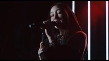 Alan Walker & Noah Cyrus & Juliander - All Falls Down 现场版 2017