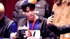 鹭凉津签名会 主-裴珍映 饭拍版 17/11/19