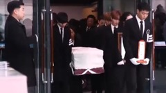 SM家族送钟铉最后一程 #RIP钟铉,愿天堂没有苦痛# 2,