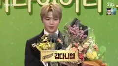 variety部门新人奖 - 2017SBS演艺大赏现场版 17/12/30