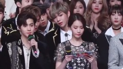 林允儿 业务能力棒棒的跨年允MC