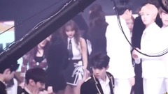 【林允儿】业务能力棒棒的跨年允MC - 171231MBC歌谣大祭典相关饭拍4