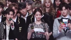 林允儿 业务能力棒棒的跨年允MC