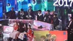 IU,Red Velvet,WANNA ONE,JBJ对防弹少年团DNA表演的反应