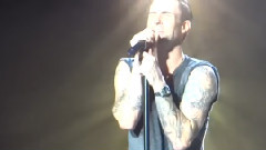 Maroon 5 - She Will Be Loved