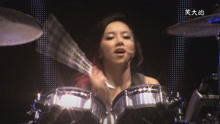 邓紫棋演唱会这段架子鼓秀的我是晕头转向的，牛气冲天