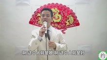  - 小伙穿上10年前的西装和领带，只为了这份送给母亲的节日礼物