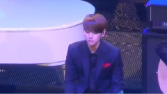 请不要做出悲伤的表情