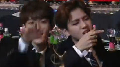 享受表演舞台的EXO