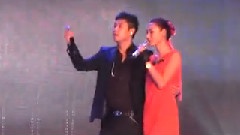 一个人背两个人的债