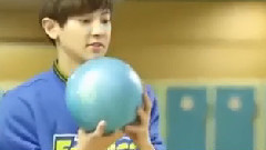 自称保龄球黑洞的灿烈果然是沟球神