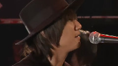 全世界都在水里游