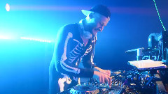 Kissy Sell Out - Angie Brown